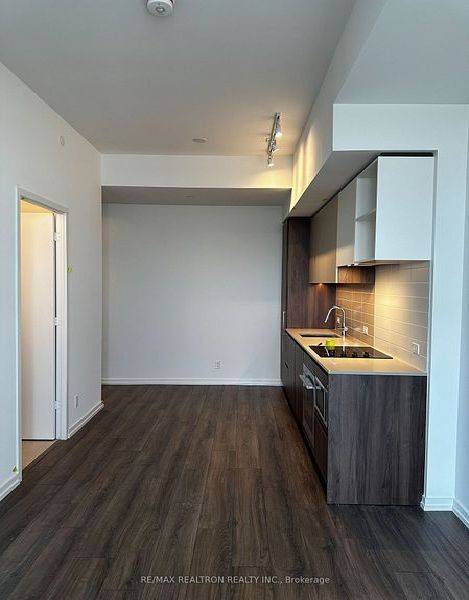 1000 Portage Pkwy #2612, Vaughan, ON L4K 0L1