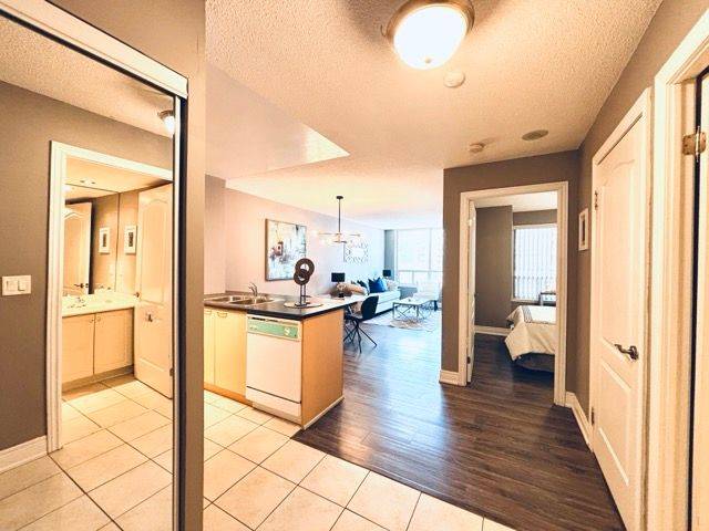 Markham, ON L3T 7Y6,48 Suncrest BLVD #512