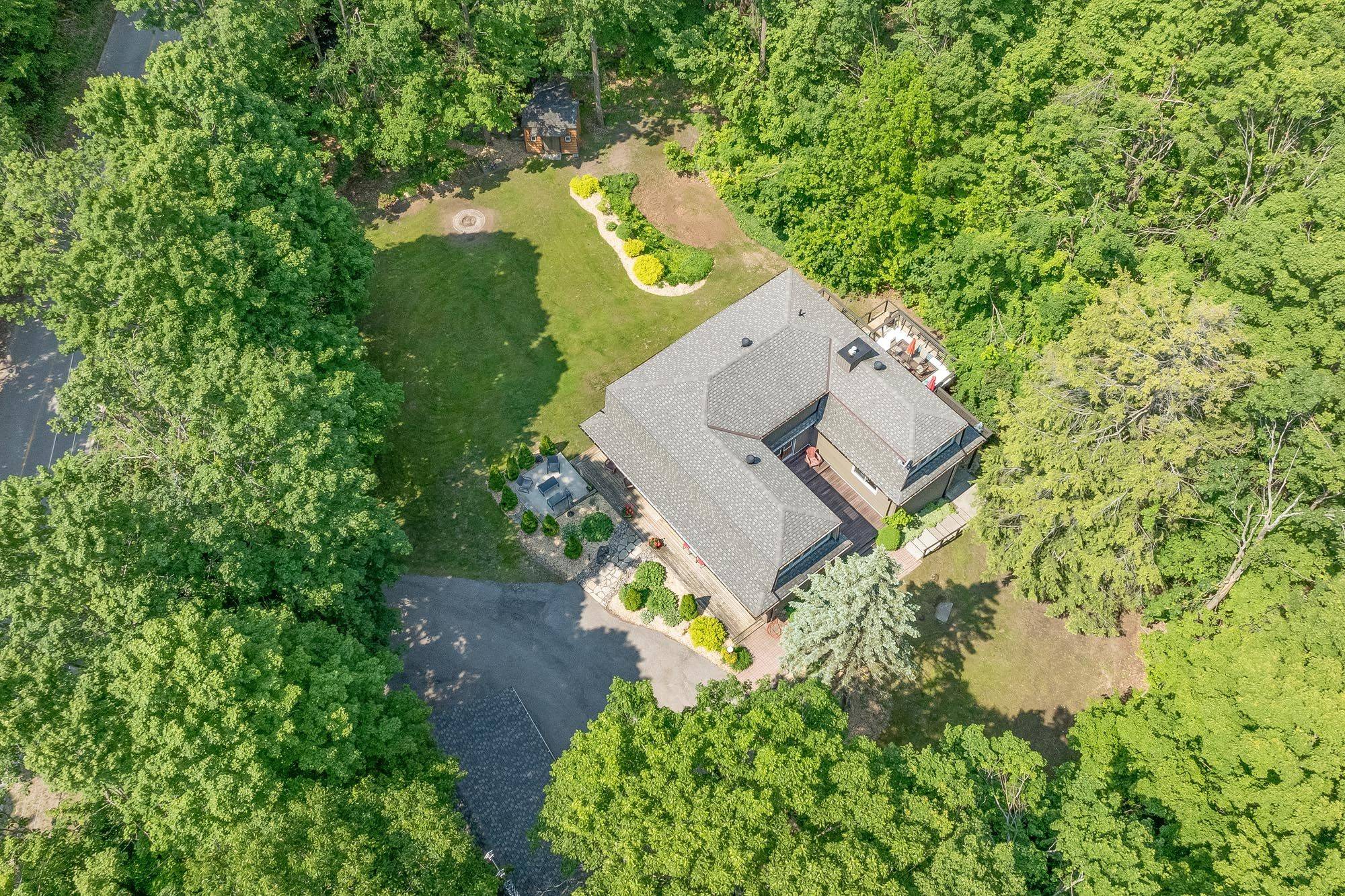 Oro-medonte, ON L4M 4Y8,2 Woodland CRES