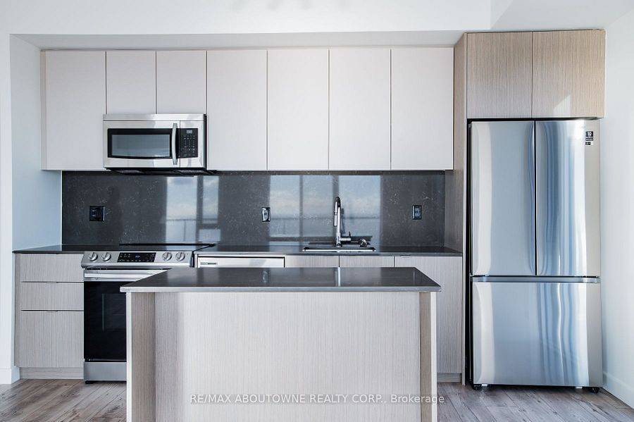 Oakville, ON L6L 3C1,125 Bronte RD #B0902