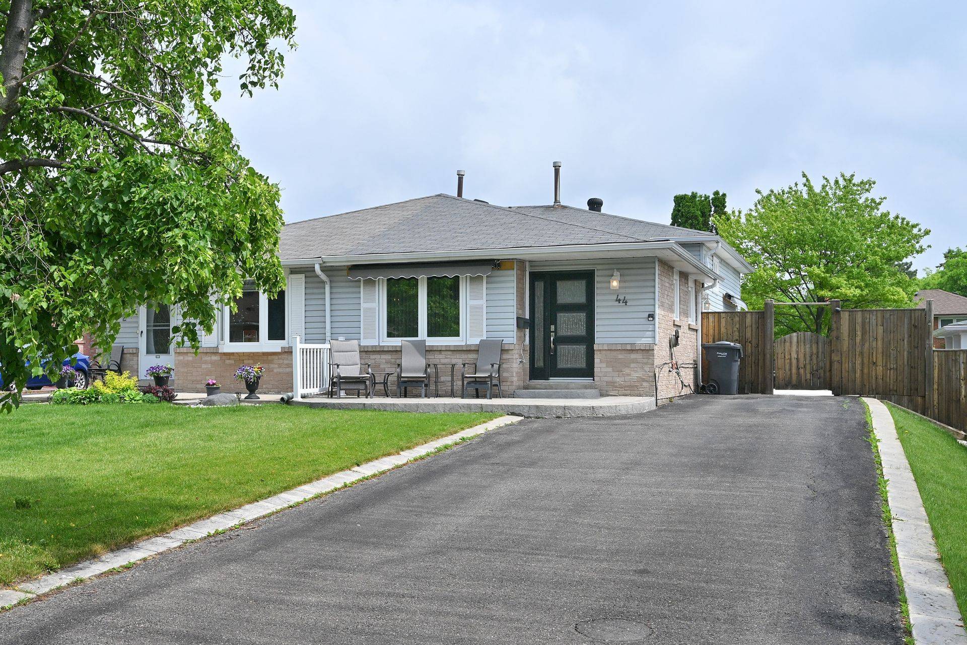 44 Marblehead CRES, Brampton, ON L6S 2V1