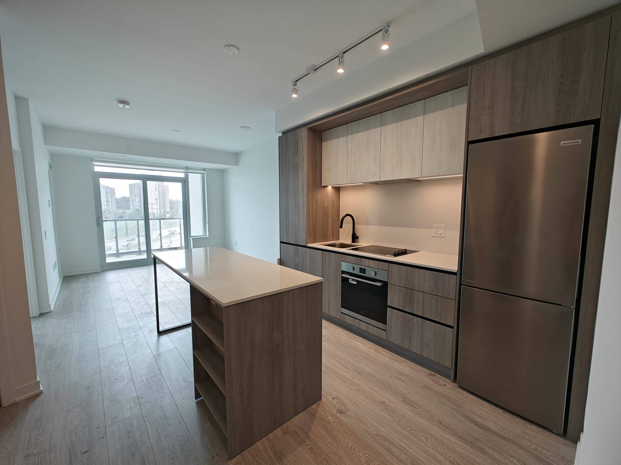 2495 Eglinton AVE #611, Mississauga, ON L5M 2T2