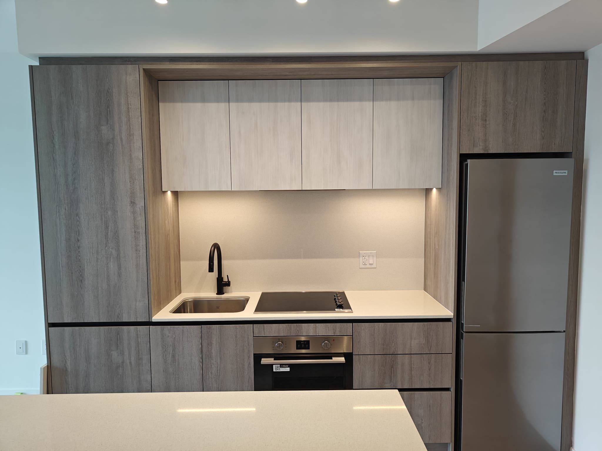 Mississauga, ON L5M 2T2,2495 Eglinton AVE #611