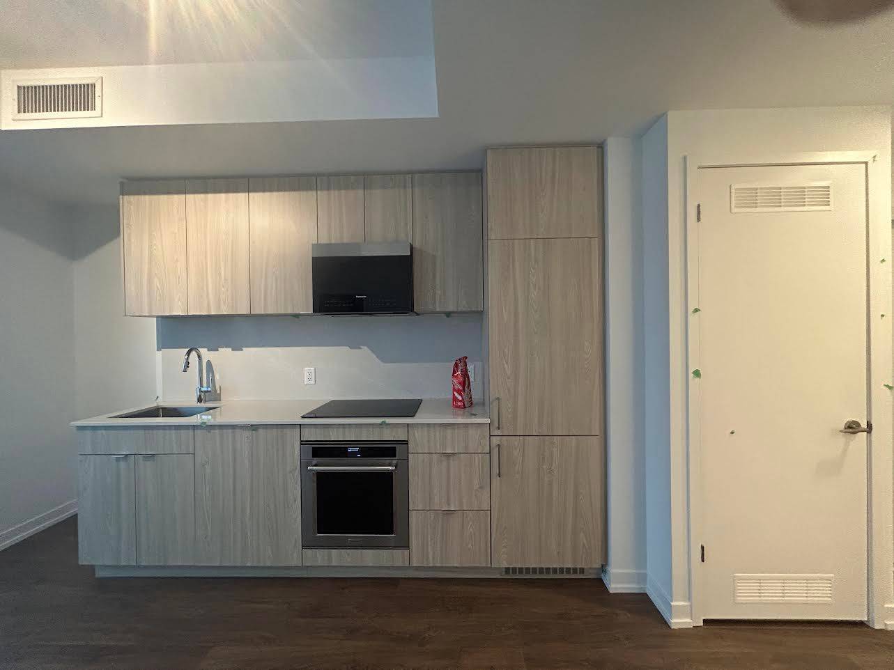 Mississauga, ON L5H 0B2,251 Masonry WAY #407