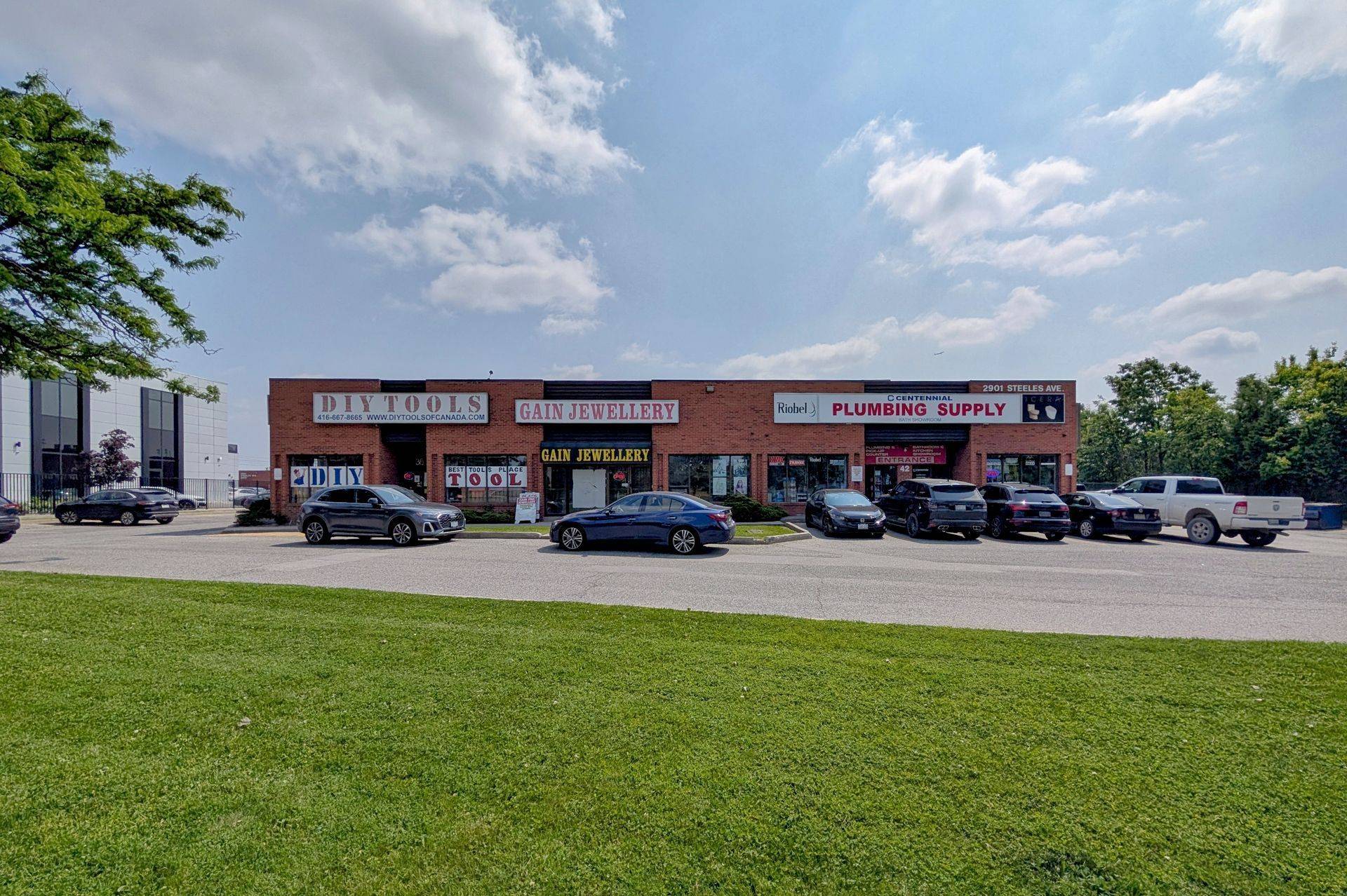 Toronto W05, ON M3J 3A5,2901 Steeles AVE #38
