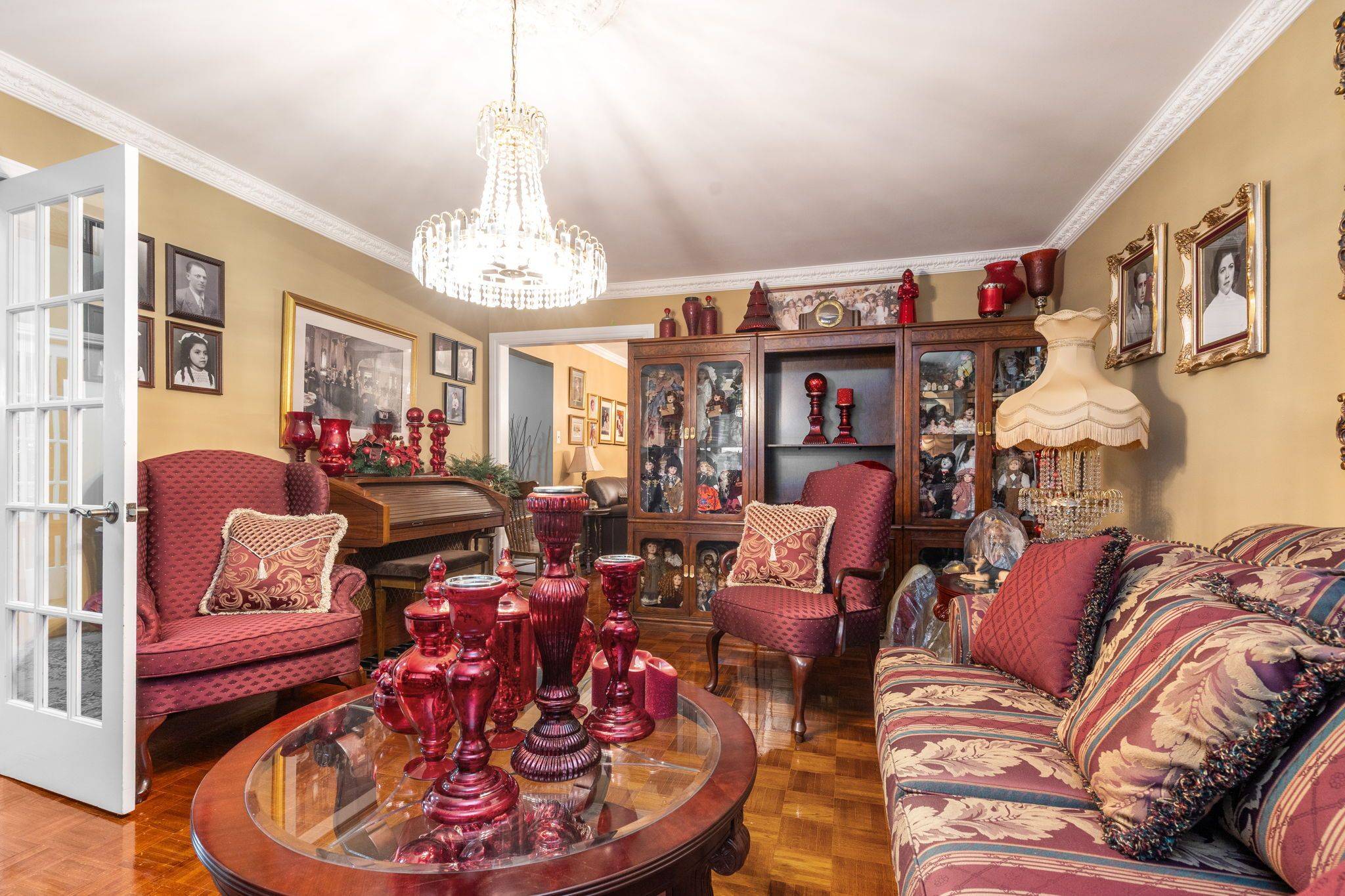 Mississauga, ON L5C 3G9,2545 Pollard DR