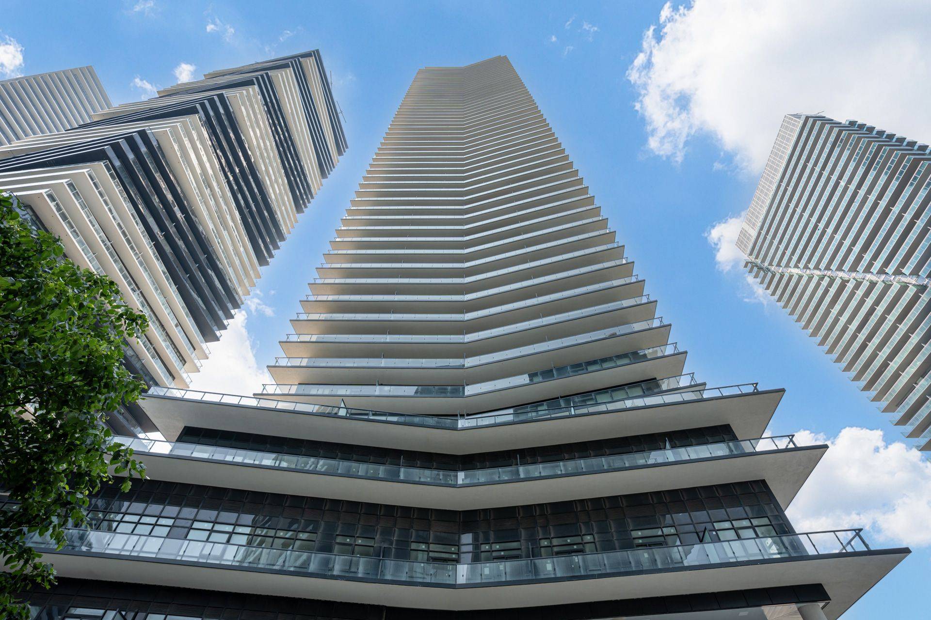 Toronto W06, ON M8V 0G9,38 Annie Craig DR #4210