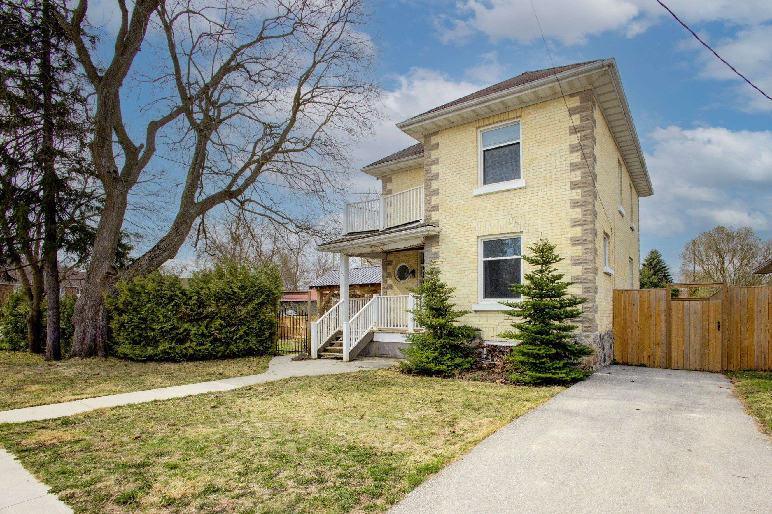 Wellington North, ON N0G 2L2,185 Fergus ST S