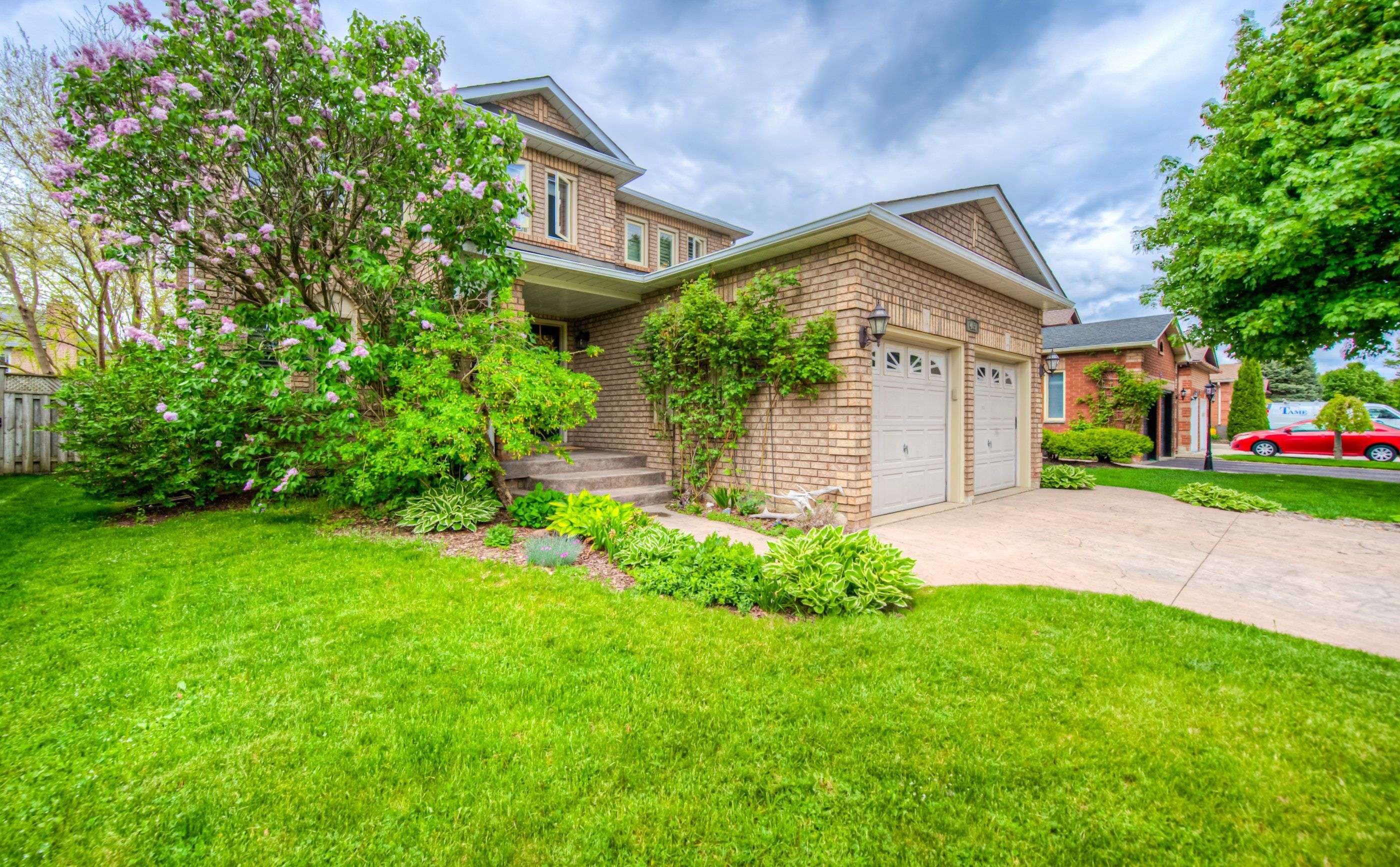 Cambridge, ON N1T 1L3,465 Burnett AVE