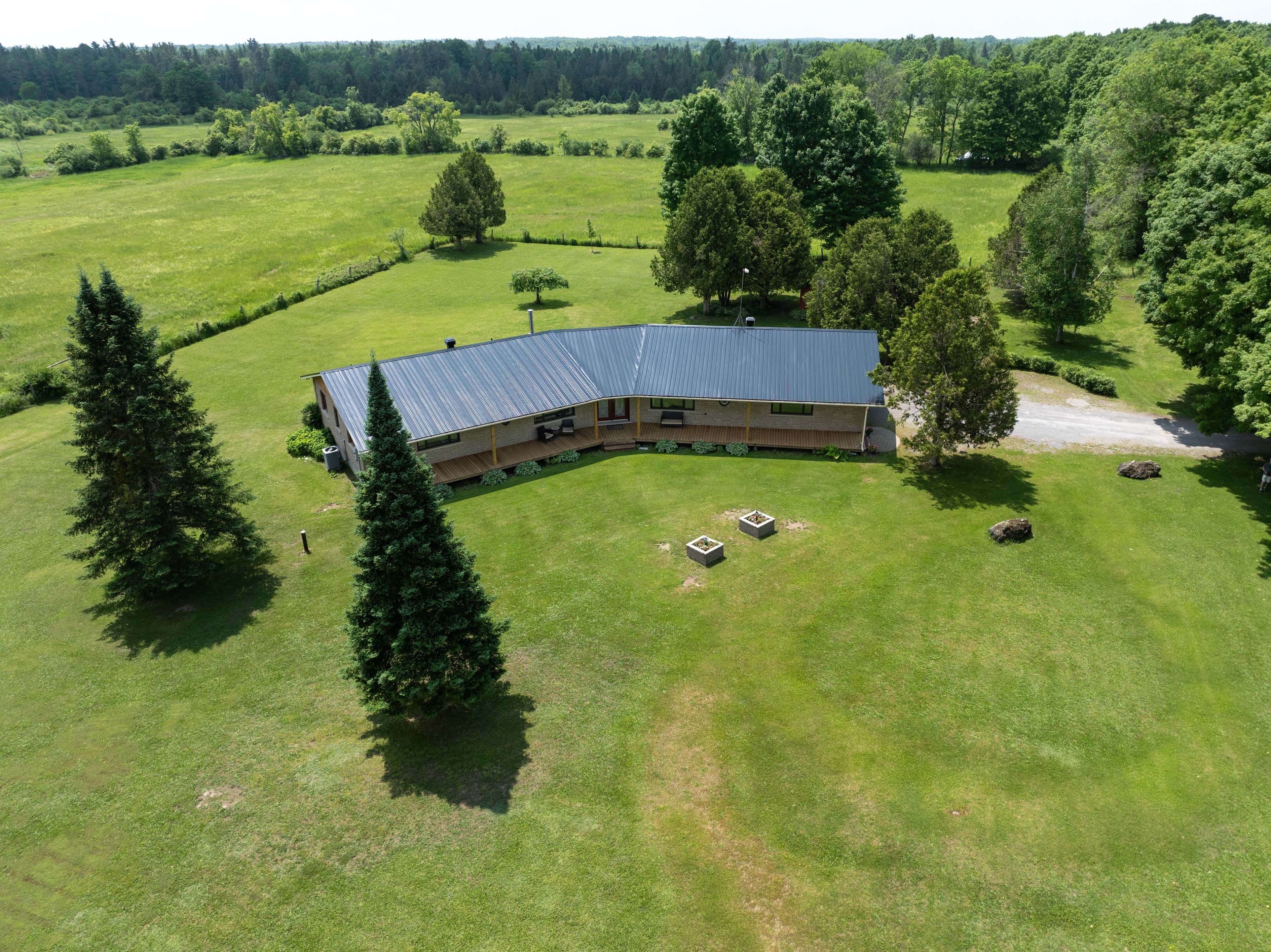 111 Ferrier RD E, Tay Valley, ON K7H 0E9