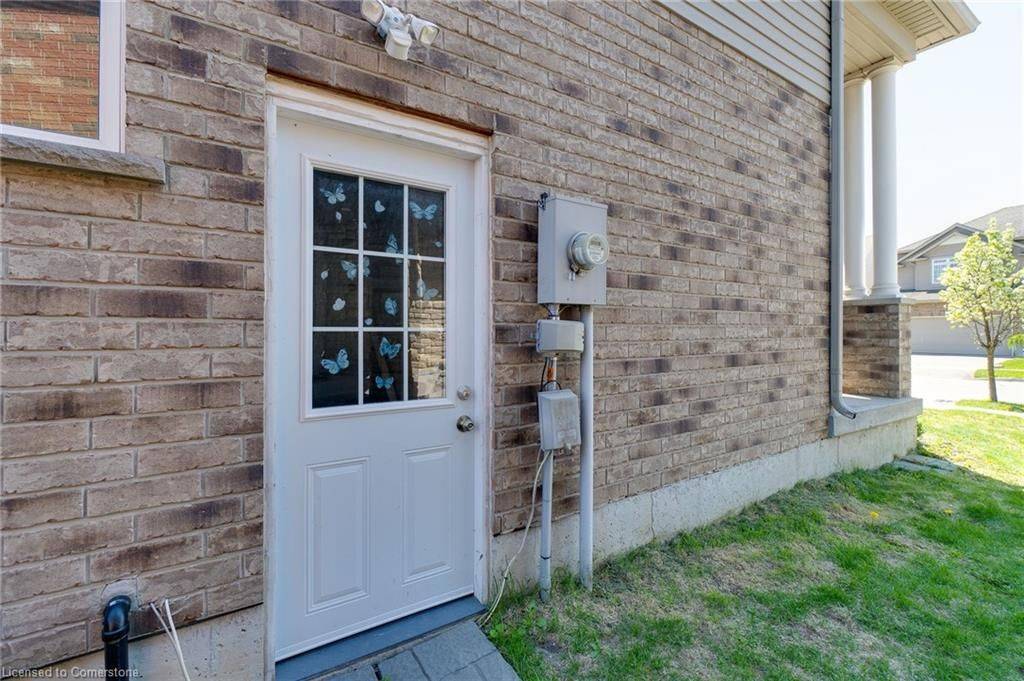 Kitchener, ON N2R 1W9,928 Dunblane CT