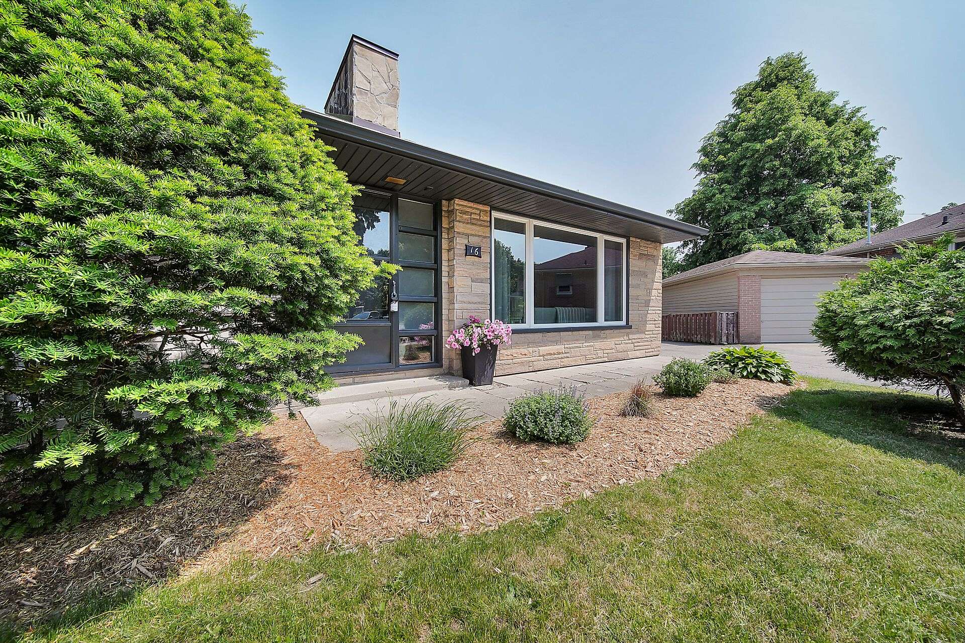 London East, ON N5W 4M6,16 Cronyn CRES