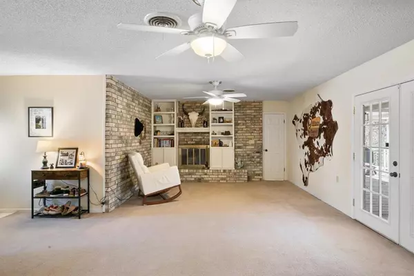 Bowie, TX 76230,1103 Miller Street