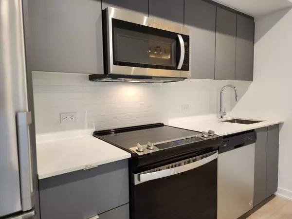 Toronto C06, ON M3H 0E3,30 Tretti WAY #905