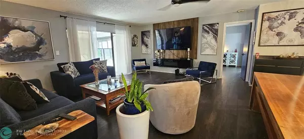 Coconut Creek, FL 33066,2216 Seagrape Cir