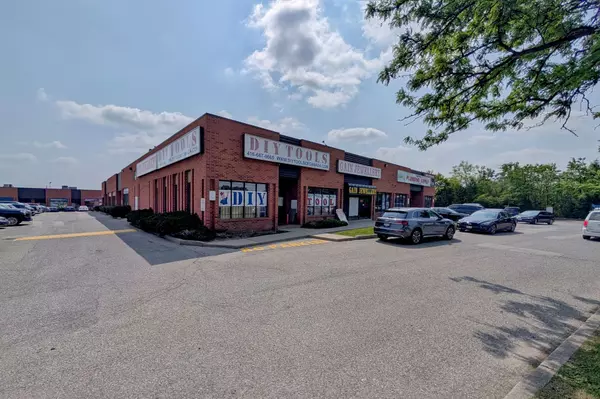 2901 Steeles AVE #38, Toronto W05, ON M3J 3A5