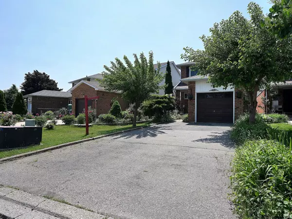 8 Stephensen CT, Brampton, ON L6V 3X8