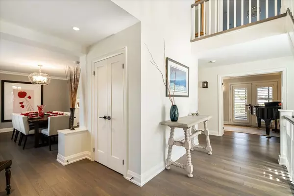 Burlington, ON L7R 2S3,573 Woodland AVE