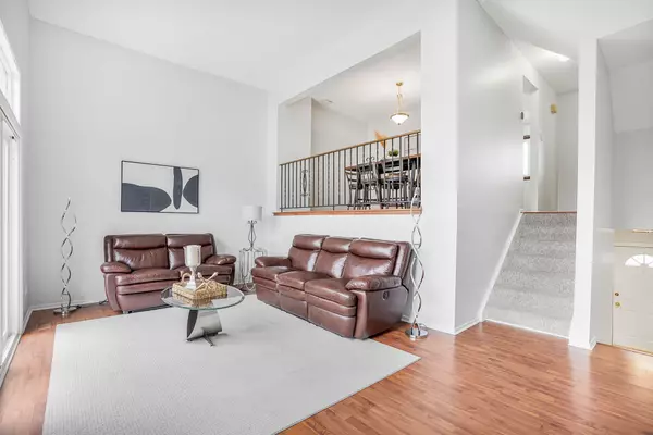 Elmvale Acres And Area, ON K1B 4J5,2115 Erinbrook CRES #49