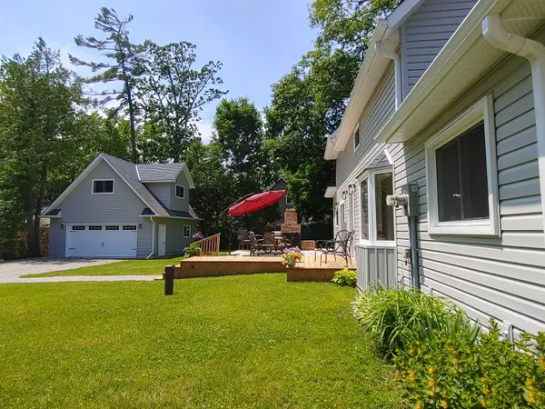 Kawartha Lakes, ON K0M 1N0,17 Second ST