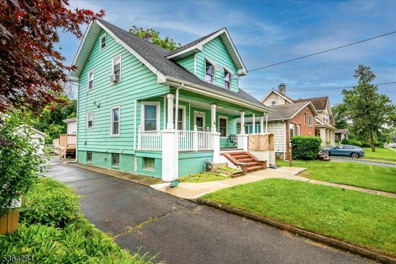 Dunellen Boro, NJ 08812,311 Prospect Ave