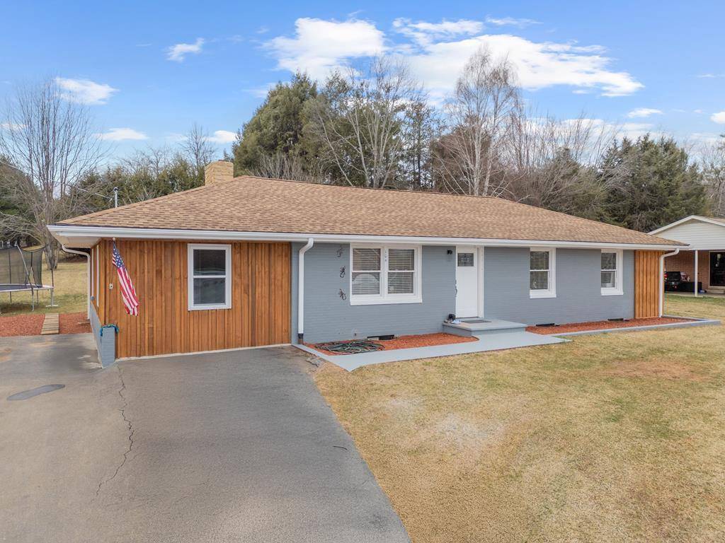 104 Morris St, Galax, VA 24333