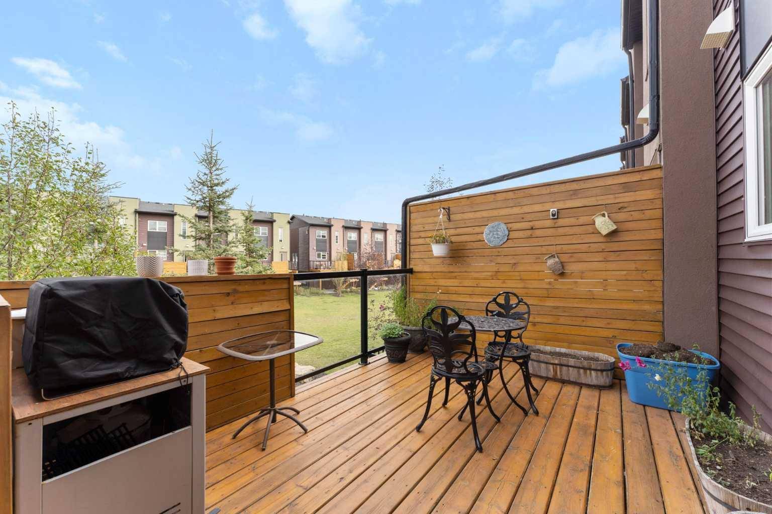 Calgary, AB T3K 0W6,427 Covecreek CIR NE