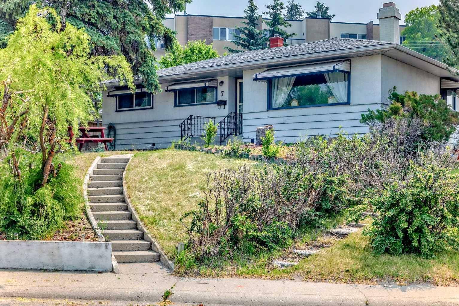 7 Fielding DR SE, Calgary, AB T2H 1H2