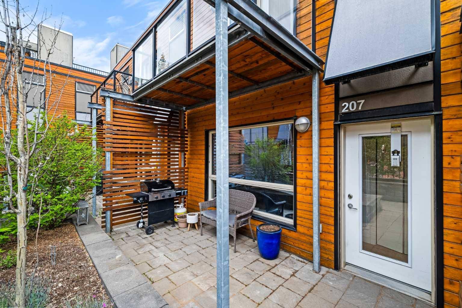 Calgary, AB T2E 1M2,118 8 ST Northeast #207