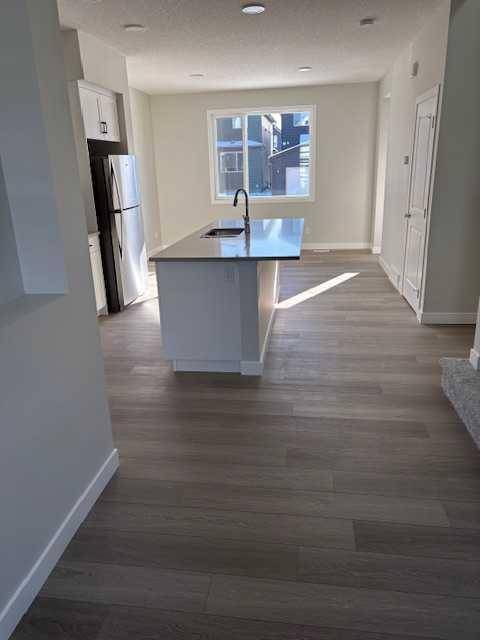 Calgary, AB T3J5P2,619 Savanna CRES NE