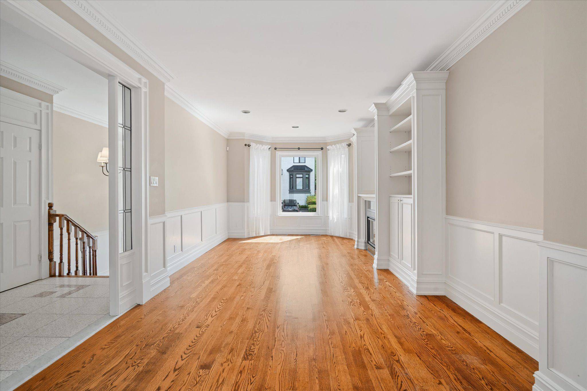 Toronto C03, ON M6C 3M1,384 Winnett AVE