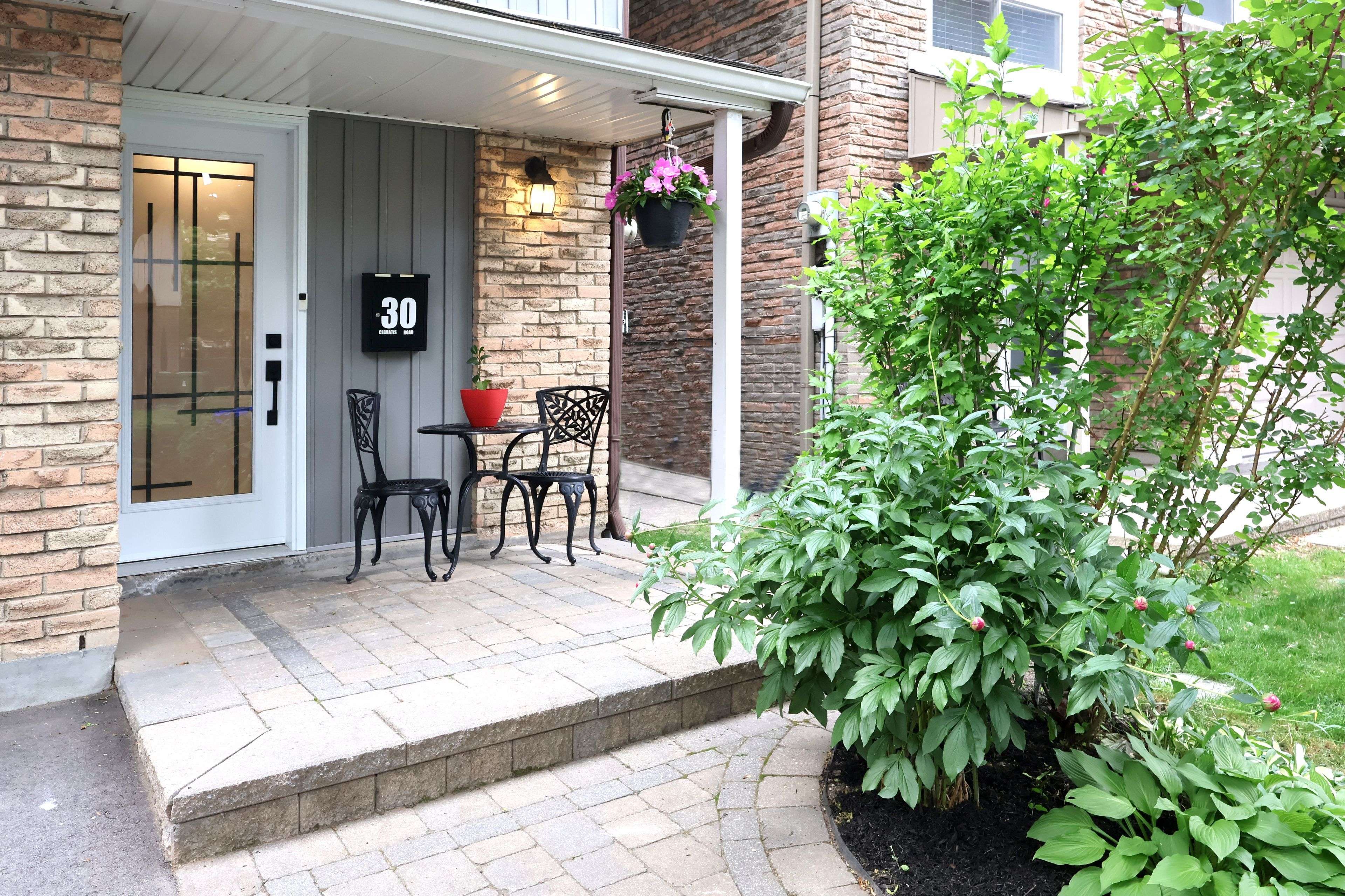 Toronto C15, ON M2J 4Z2,30 Clematis RD