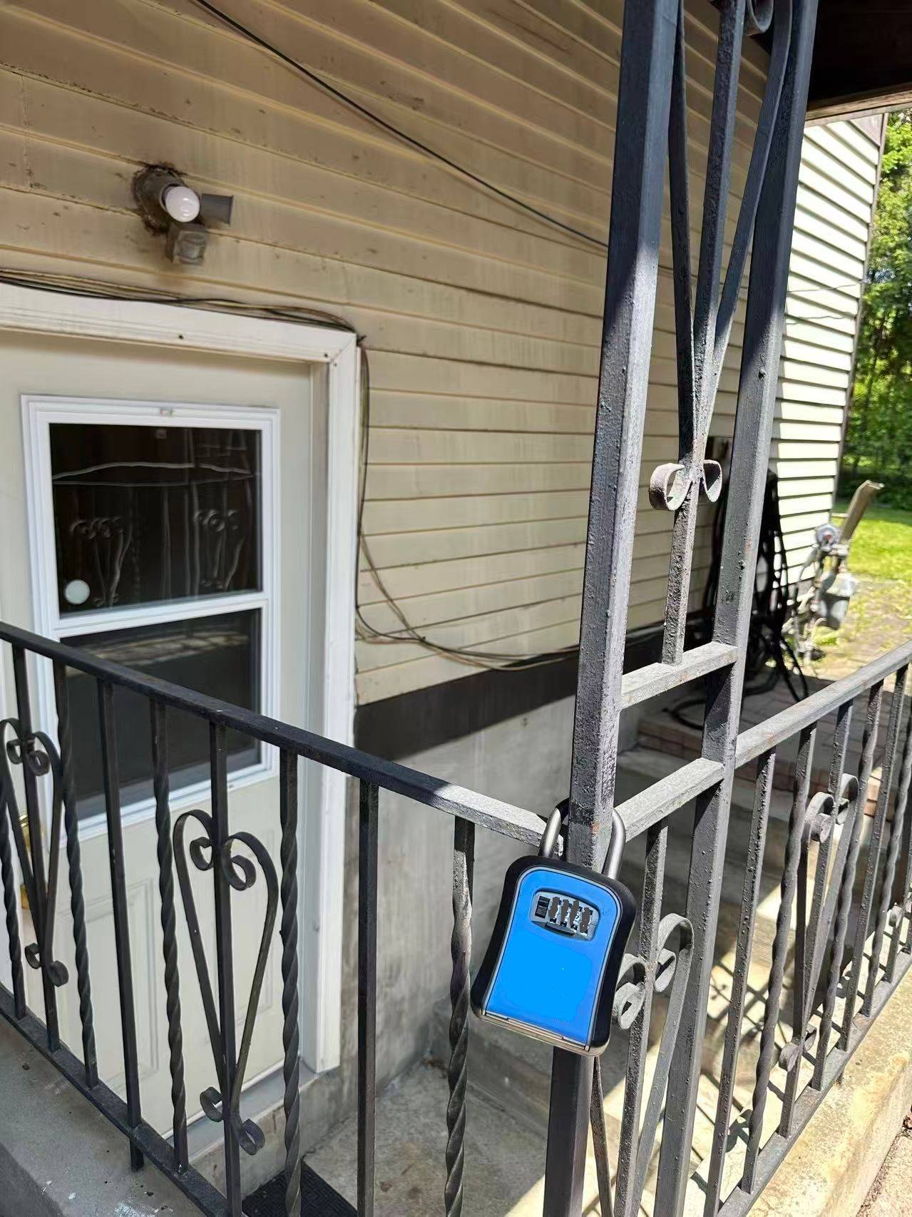 Toronto E07, ON M1V 1Y8,6 Barnwell DR #bsmt