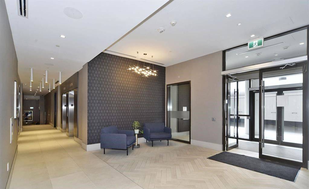 Oshawa, ON L1L 0R5,2550 Simcoe ST N #1214