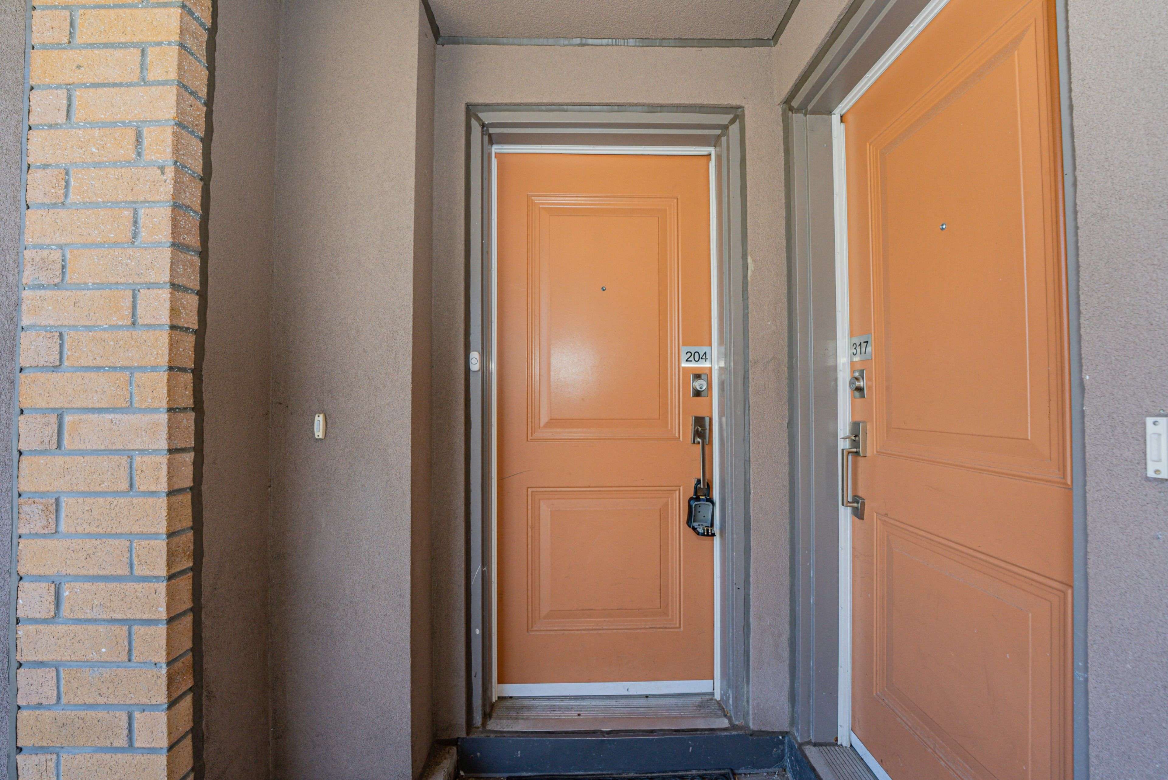 Toronto E11, ON M1B 0C5,1070 Progress AVE #204