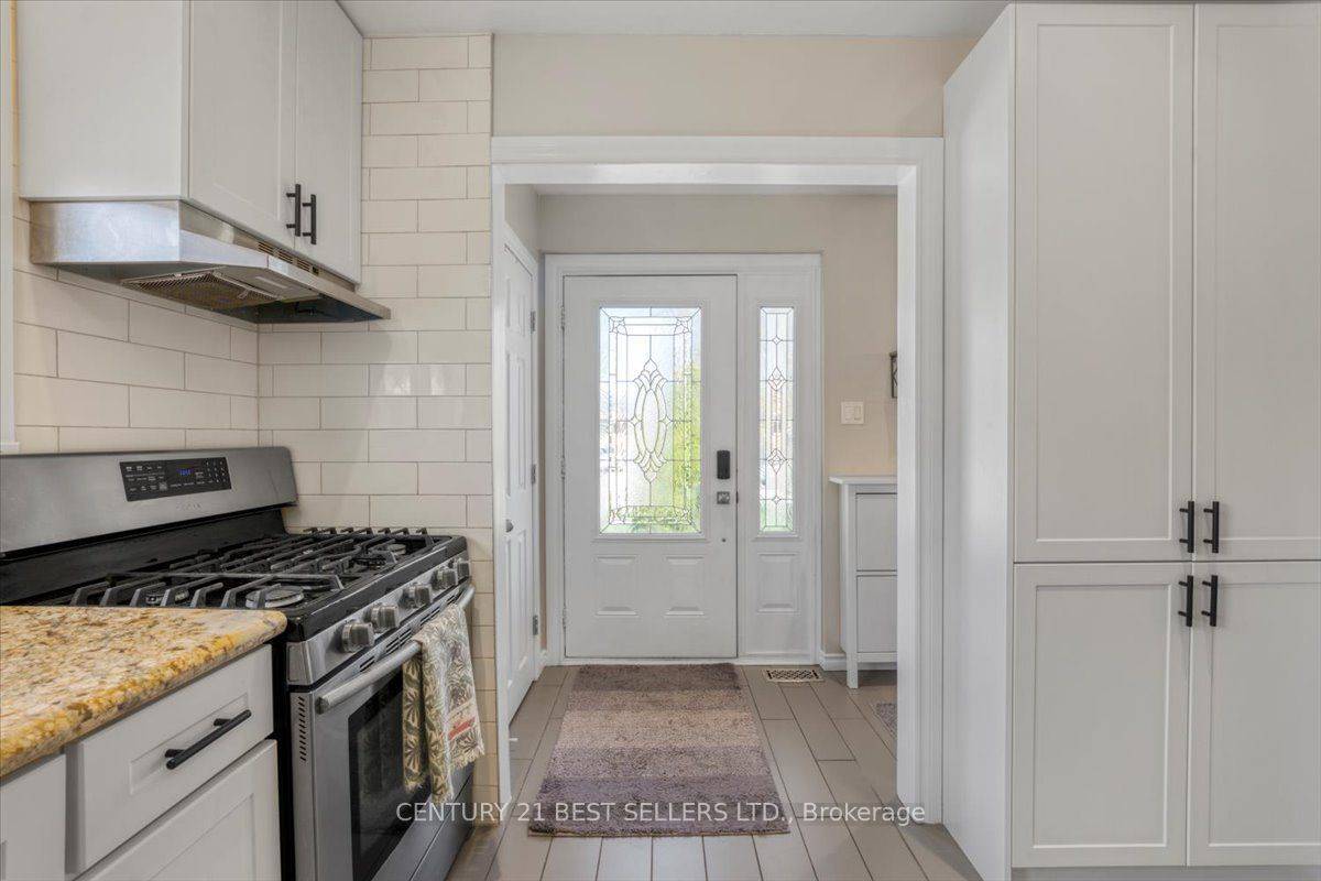 Richmond Hill, ON L4C 3A3,240 Elka DR