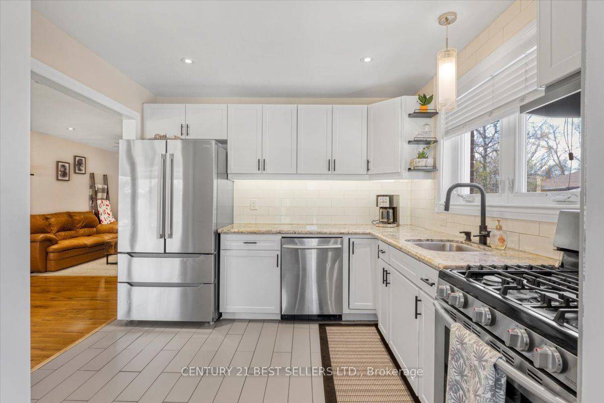 Richmond Hill, ON L4C 3A3,240 Elka DR
