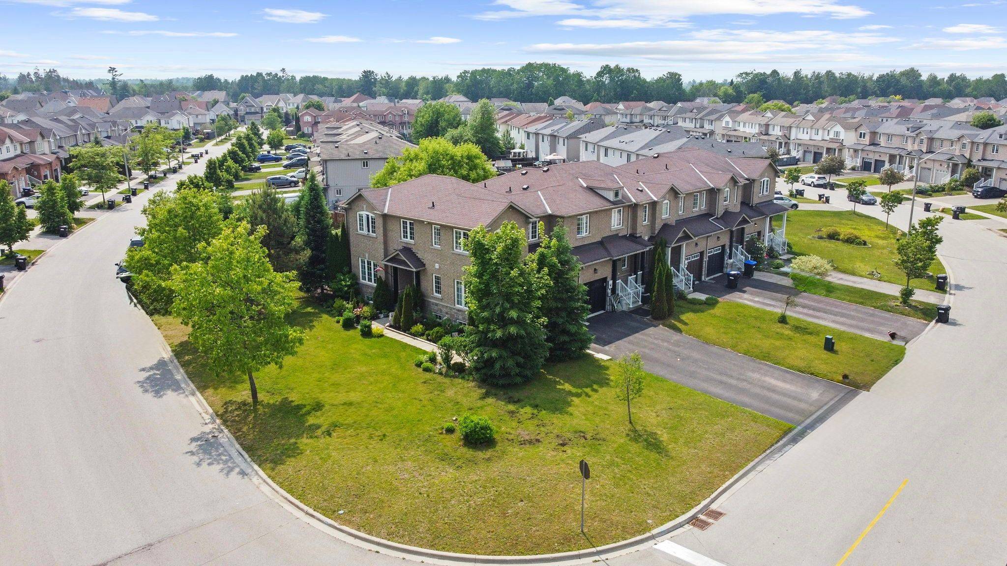 1 Admiral CRES, Essa, ON L3W 0C6