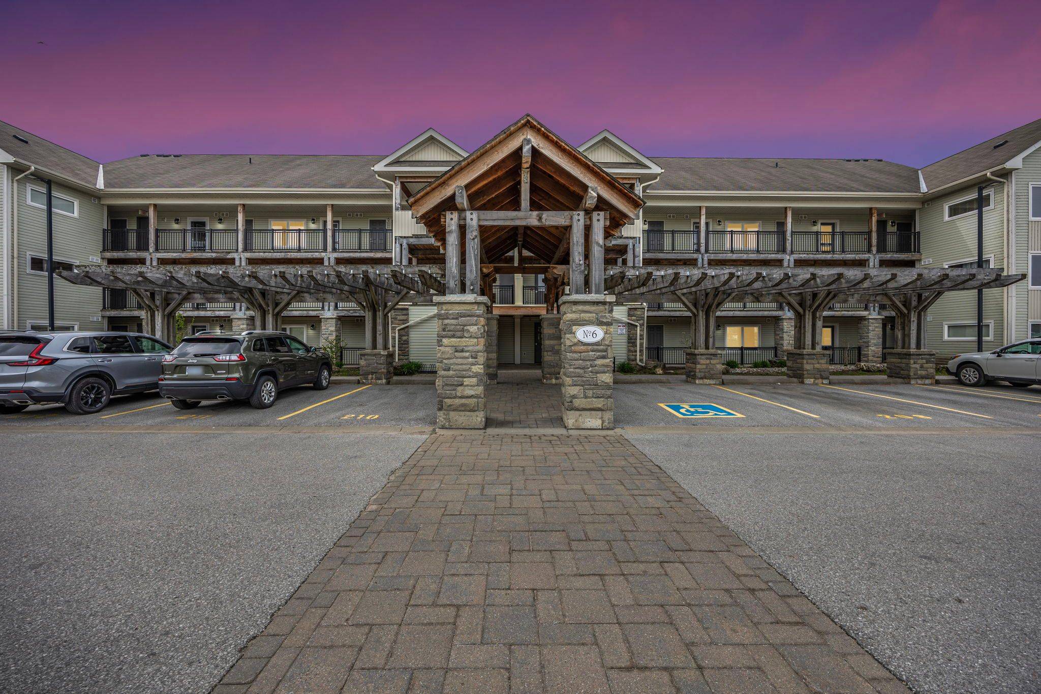 6 Brandy Lane DR #105, Collingwood, ON L9Y 0X4