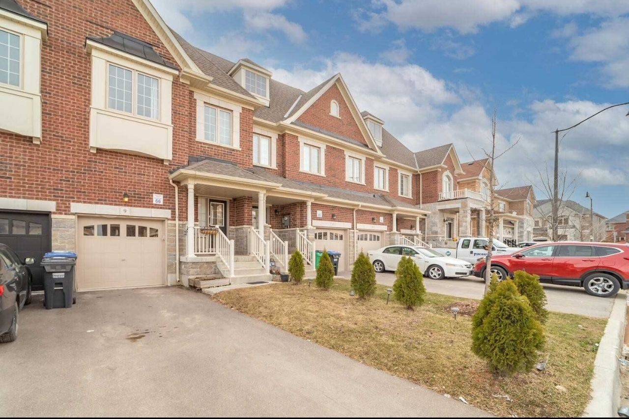 Brampton, ON L7A 4R9,9 Yately ST