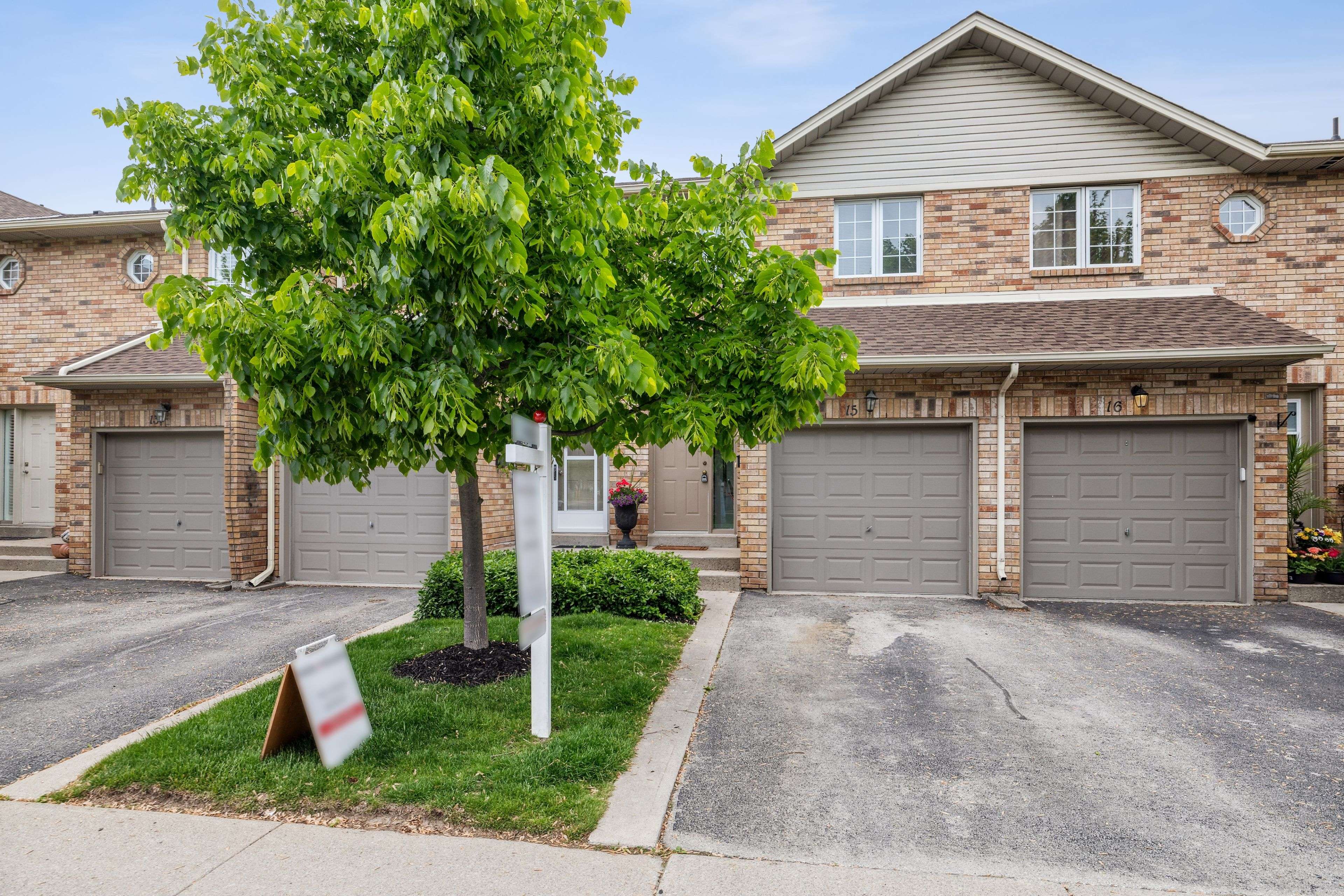 2015 Cleaver AVE #15, Burlington, ON L7M 4J7