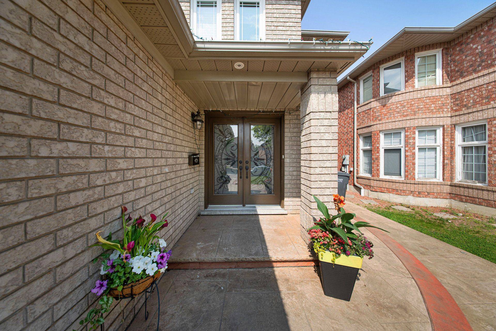 Mississauga, ON L5V 2B8,5122 Timber Mill CT