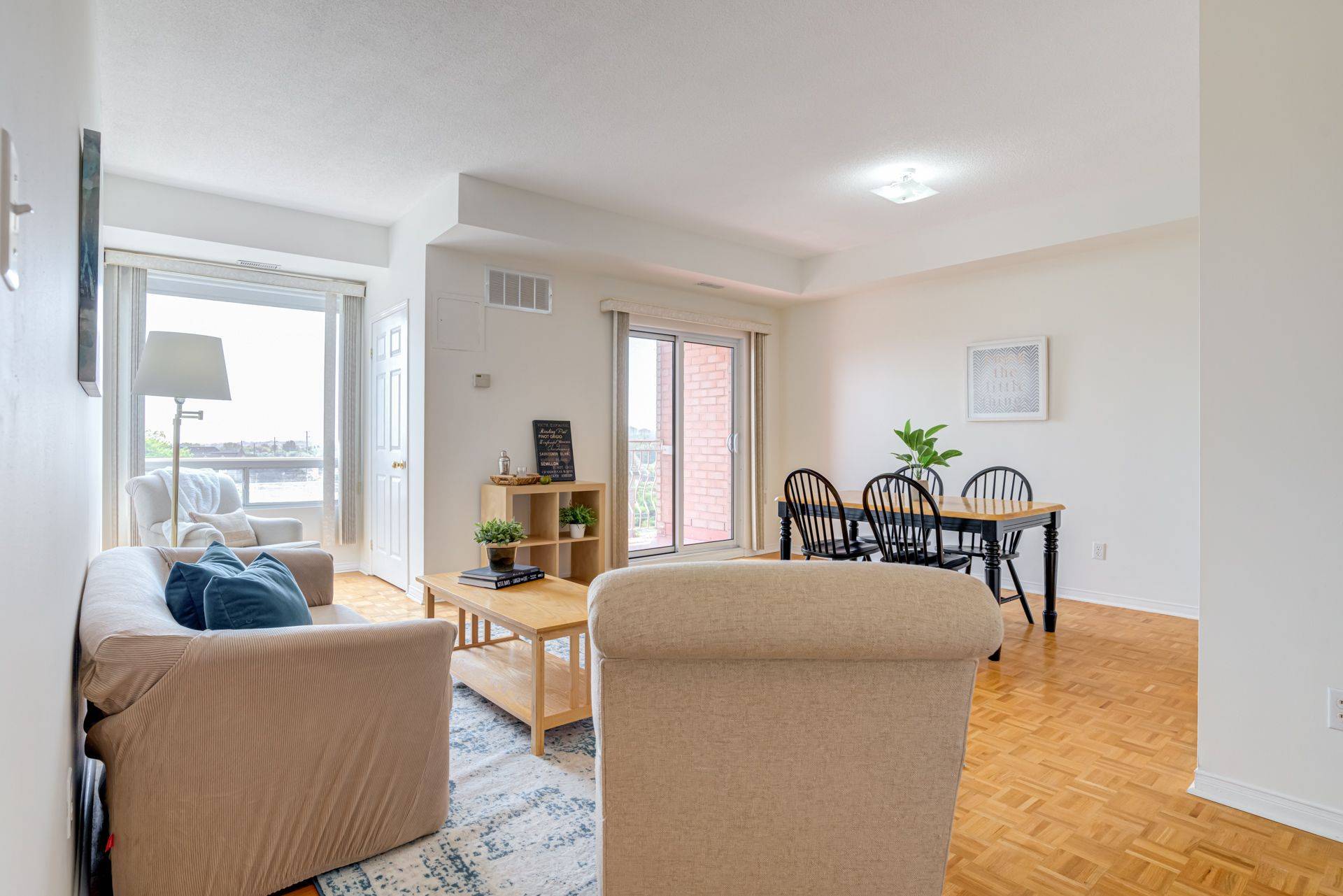 Mississauga, ON L5M 6T6,32 Tannery ST #602