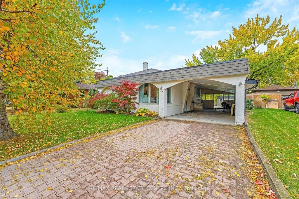 2176 Sunnydale DR, Burlington, ON L7P 1E7
