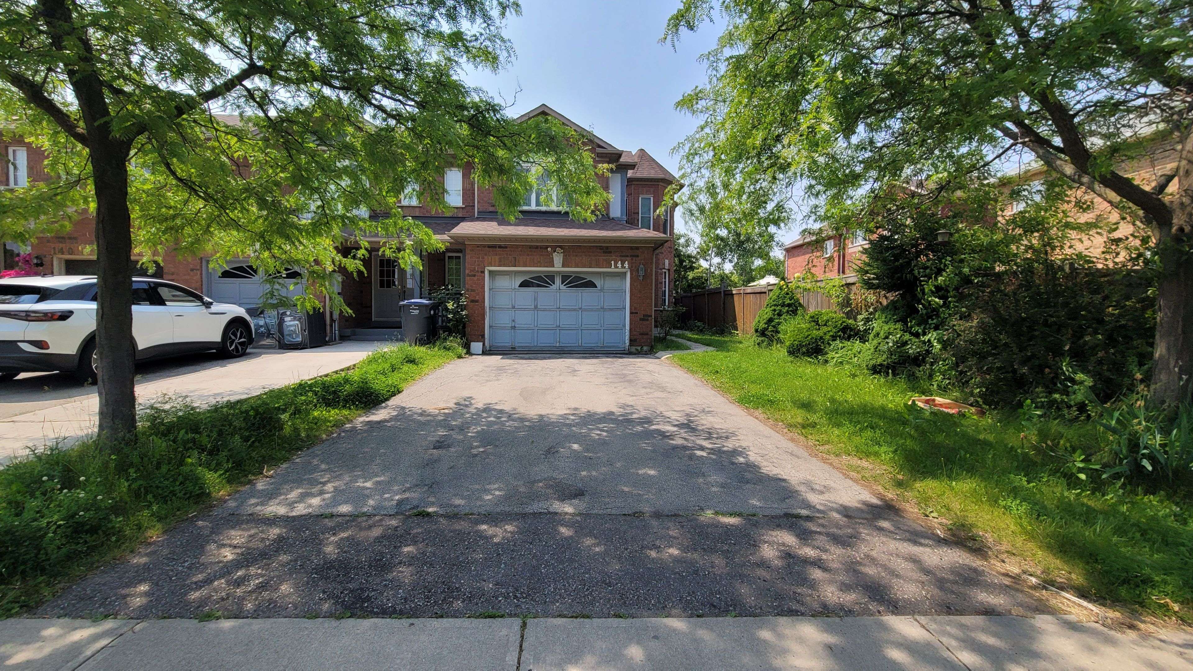 144 Sandyshores DR W, Brampton, ON L6R 2M3
