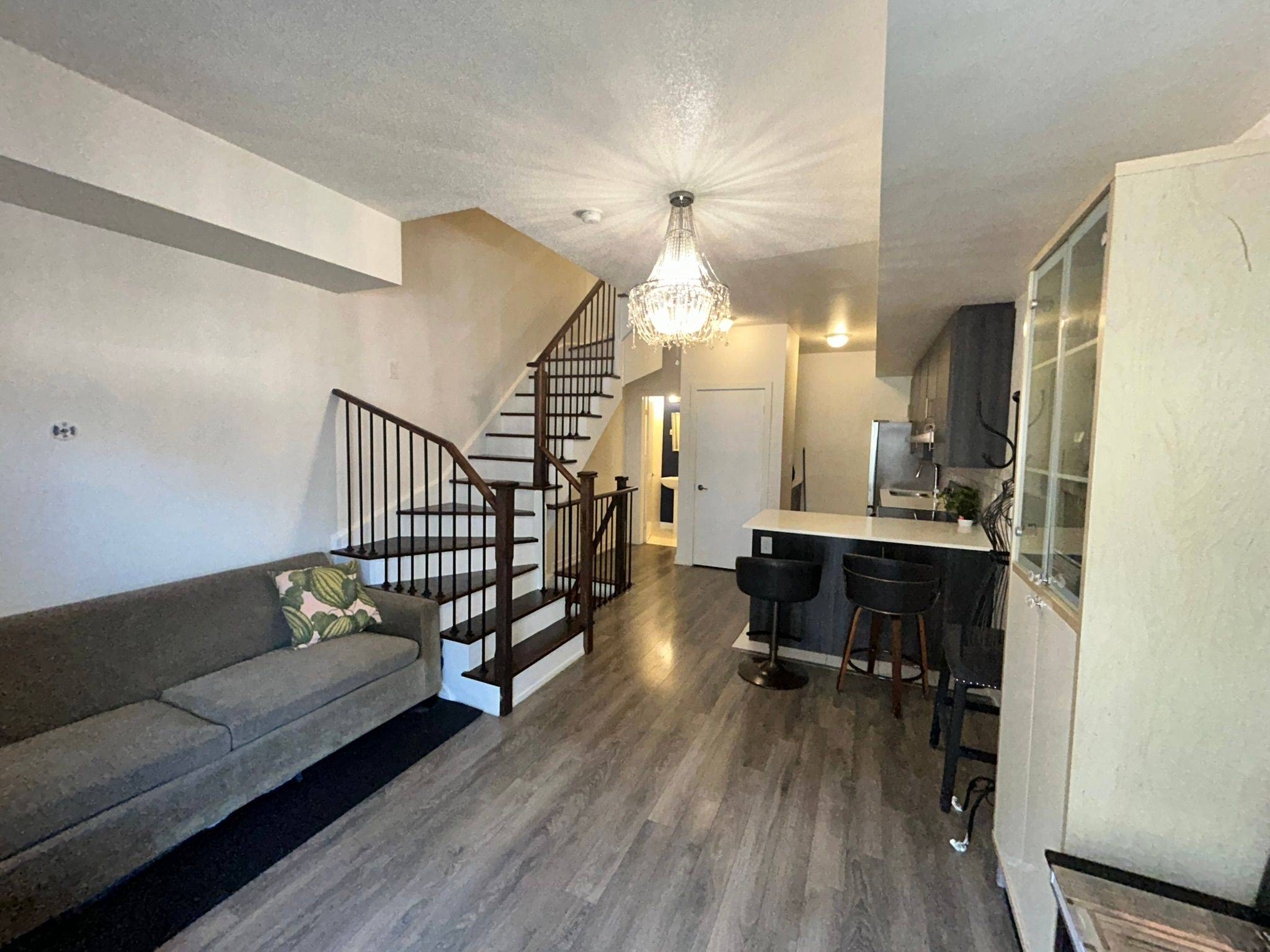 Toronto W04, ON M9N 1X7,2059 Weston RD #36