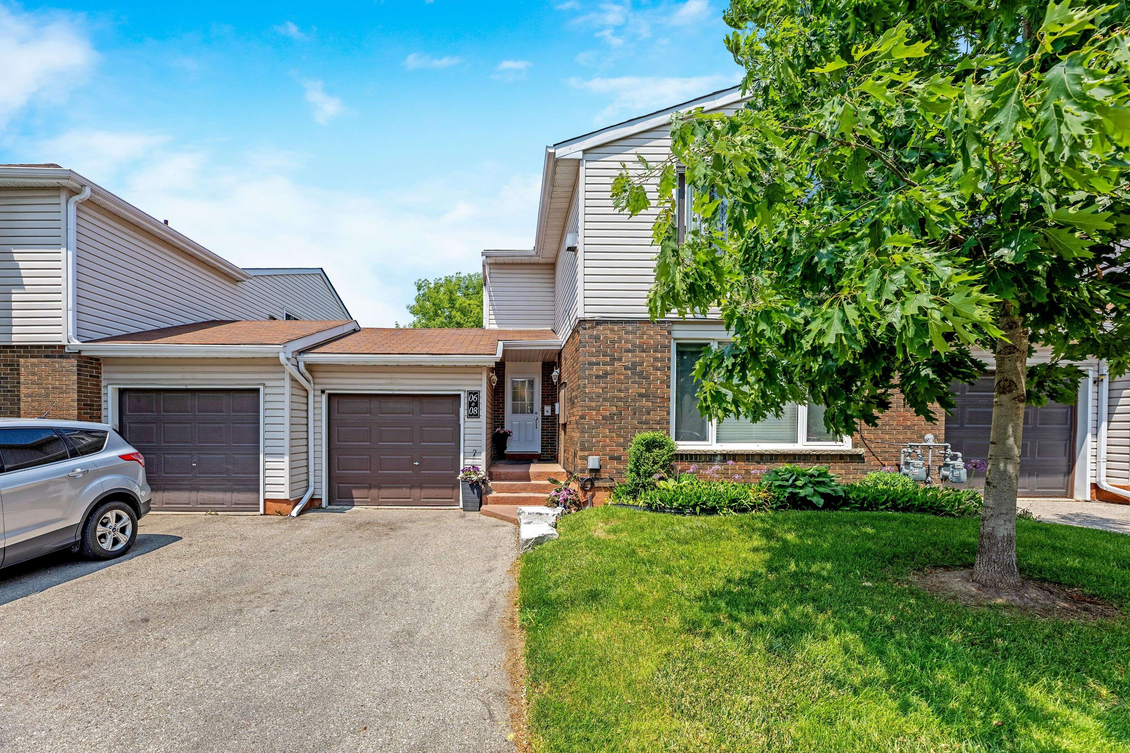 Kitchener, ON N2N 1L7,175 Elm Ridge DR #6