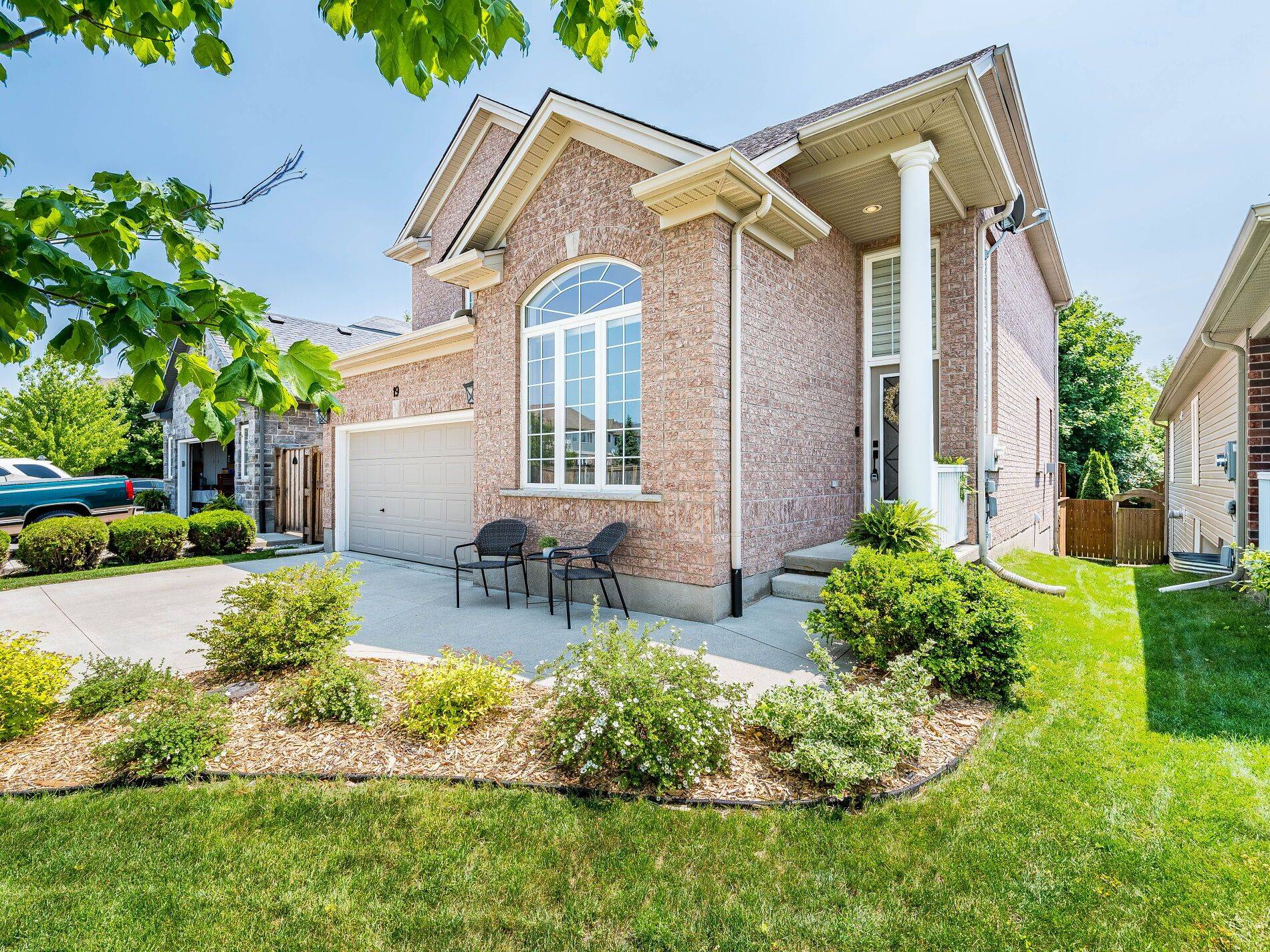 Guelph, ON N1E 0C9,19 Bowen DR
