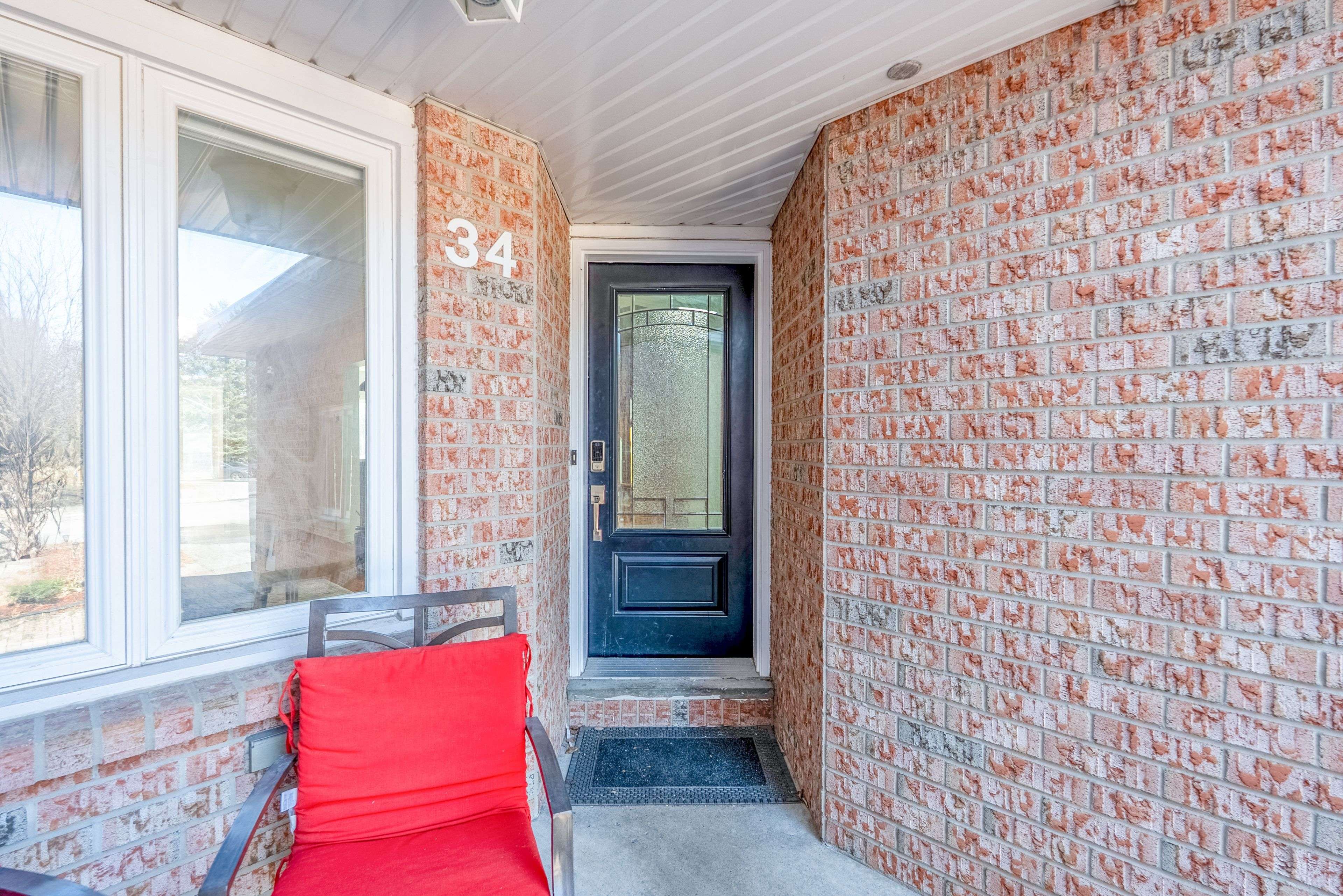 Kanata, ON K2L 4C8,34 Baton CT