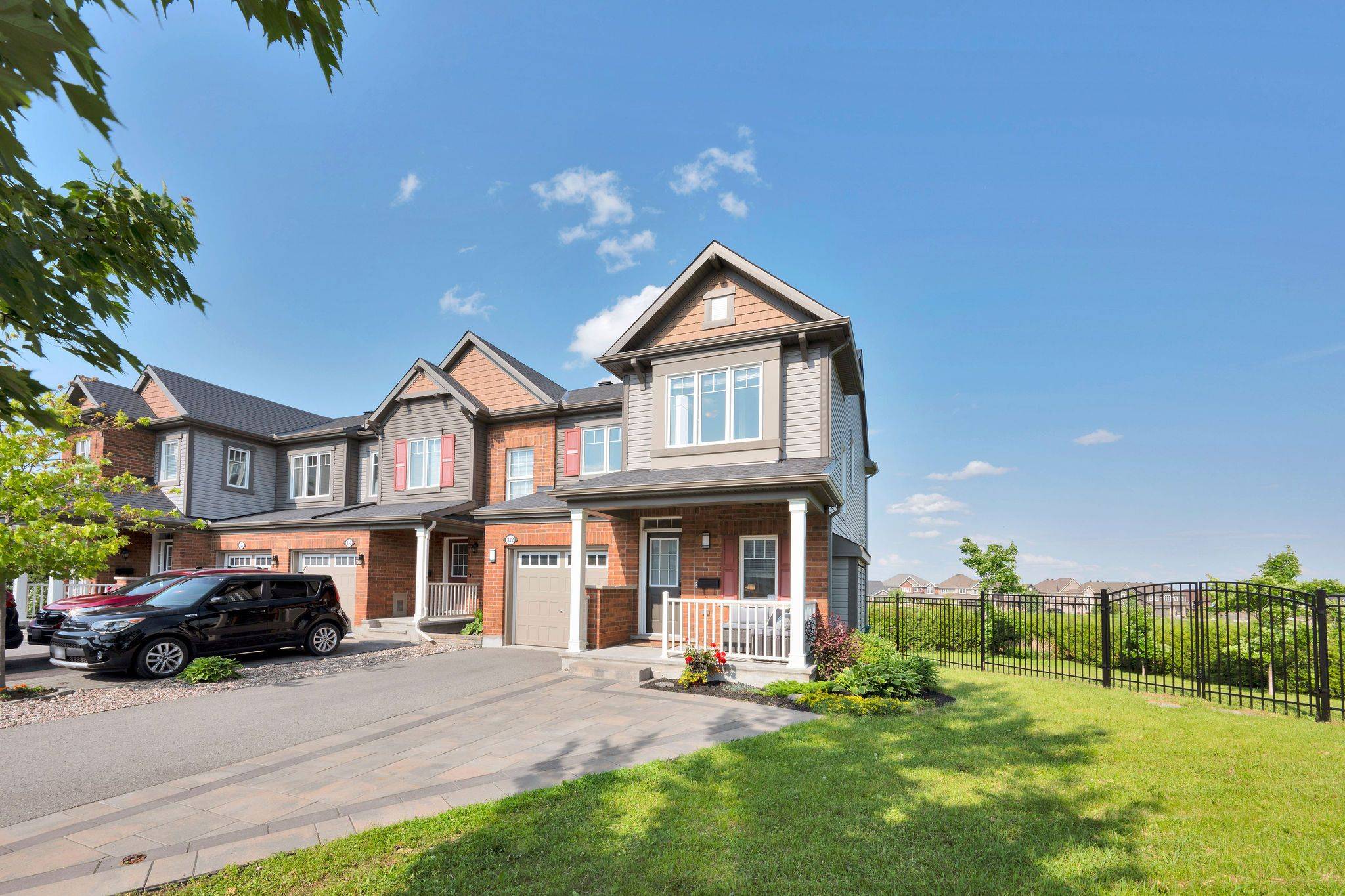 Stittsville - Munster - Richmond, ON K2S 0W7,332 Astelia CRES